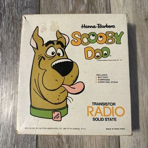 Vintage  1972 Scooby Doo Sutton Transistor Radio. With original packaging
